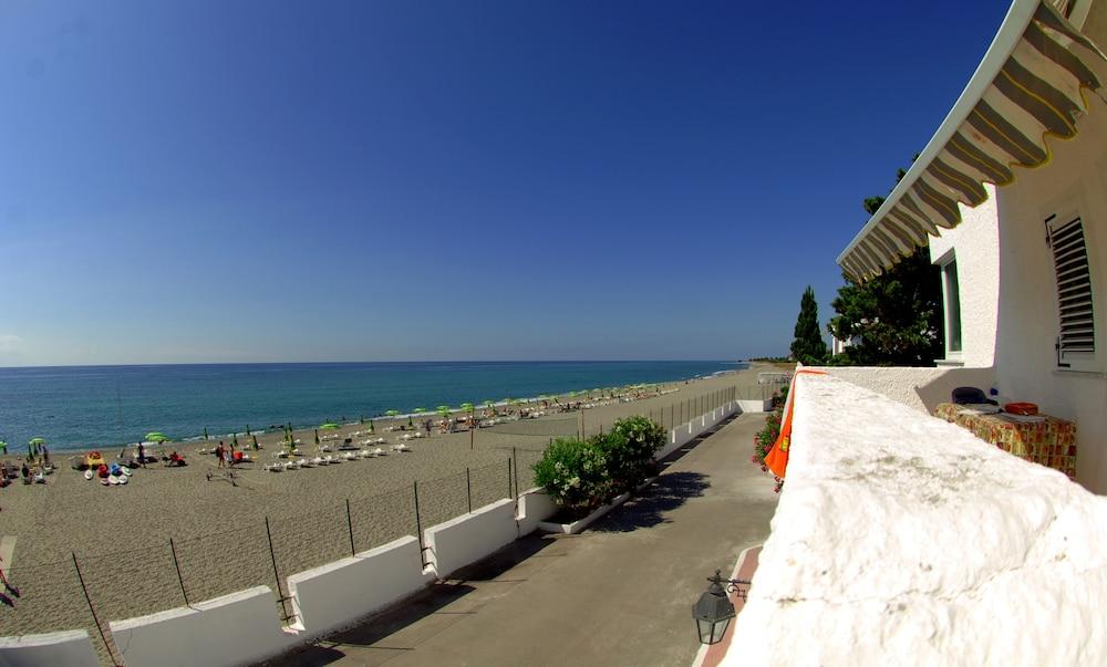 Hotel Villaggio Club Altalia Brancaleone Ngoại thất bức ảnh